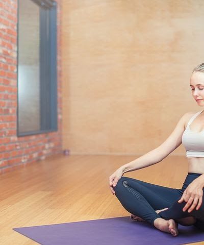 How to Breathe Correctly While Practicing Yoga